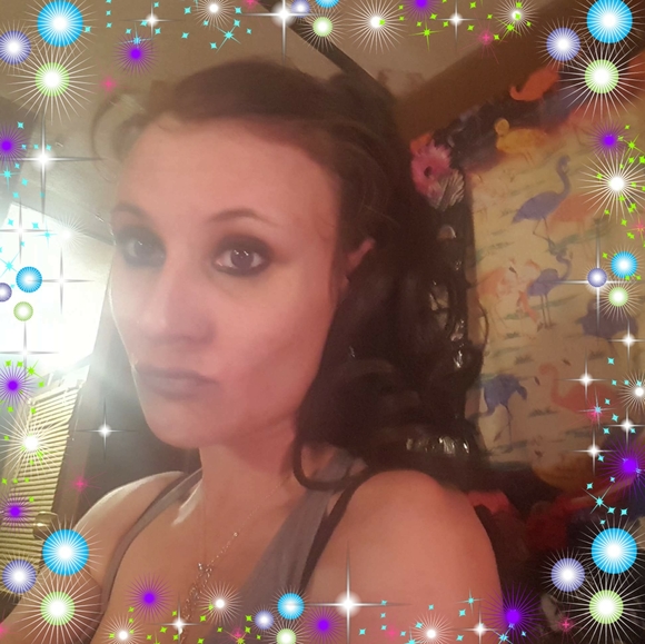 Meet your Posher, Leah - Picture 1 of 1